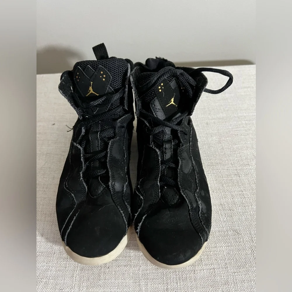 ✨Nike‎ Jordan True Flight youth size 3 Black and gold.